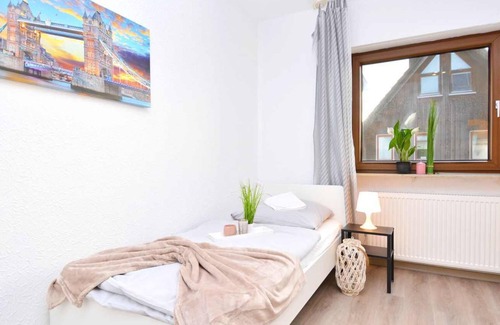 Simonshofen Apartment | Nü10 - Schöne Ferienwohnung mit Balkon in Lauf an der Pegnitz bei Nürnberg, 100qm, 3 Zimmer, Max. 5 Personen