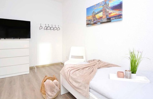 Simonshofen Apartment | Nü10 - Schöne Ferienwohnung mit Balkon in Lauf an der Pegnitz bei Nürnberg, 100qm, 3 Zimmer, Max. 5 Personen