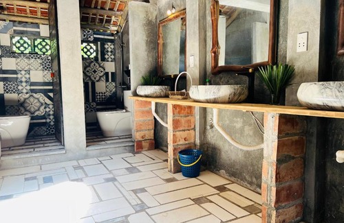Luong Son Ski Chalet | Nả Yên Retreat Lương Sơn Hòa Bình - Nhà sàn to