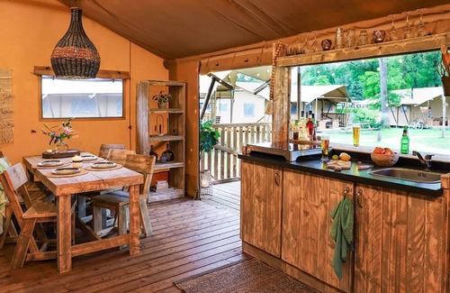 Mol Cabin | n/a