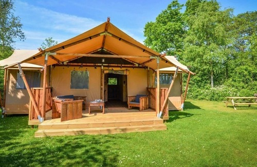 Mol Cabin | n/a