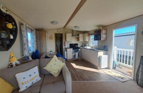 Winestead Resort | N & V Caravan Sand le mere