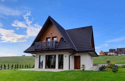 Czerwienne Ski Chalet | Na polanie
