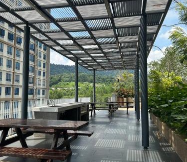 Taman Melawati Apartment | Nadayu63 Melawati I 3R2B I Free Parking I Netflix