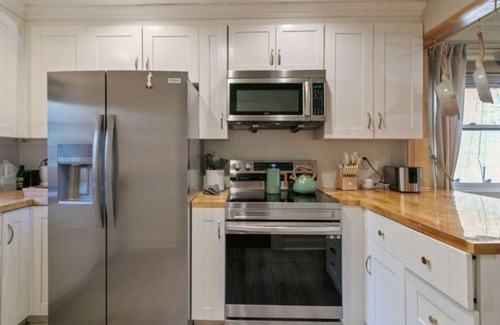 College Park House | nAirport Oasis Cottage