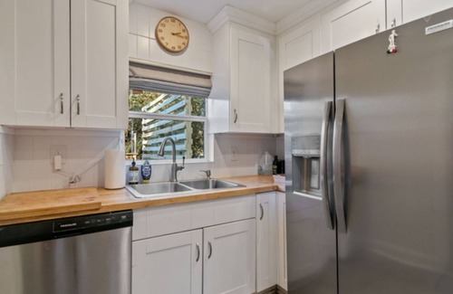 College Park House | nAirport Oasis Cottage