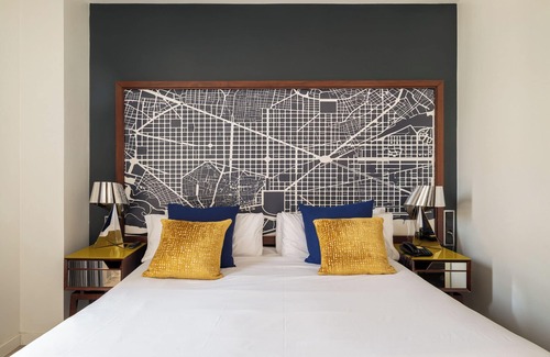 El Parc i la Llacuna del Poblenou Hotel | Naitly Barcelona Poblenou