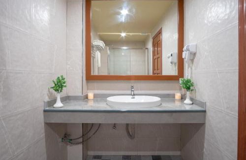 Ukulhas House | Nala Veli Beach & Spa