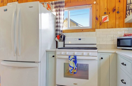 Phippsburg Cottage | Nancy Cottage - Spacious retreat on Popham Beach with A/C!