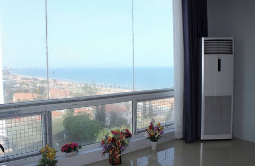 Thang Tam Apartment | Nancy seaview back beach condotel cozzy and huge apartment