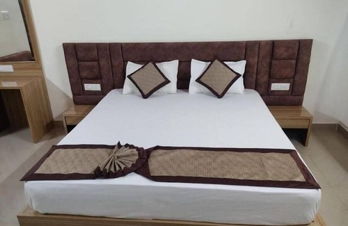 Hindupur Hotel | NANDI FARM RESORT