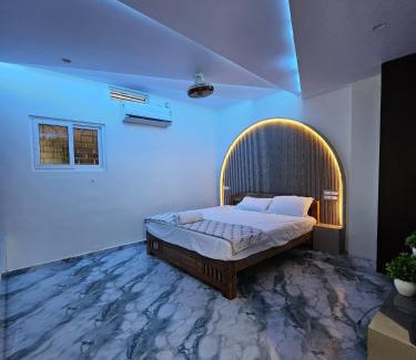 Kamalapur House | Nandi Homestay Hampi