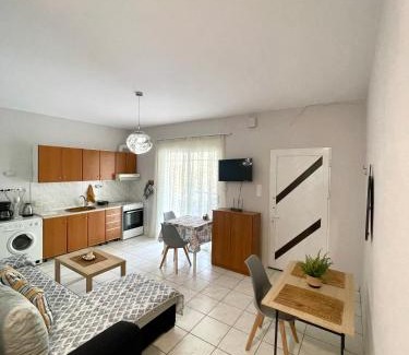 Paralia Ofryniou Apartment | Nano’s home