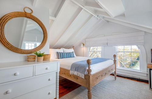 Nantucket Town Hotel | Nantucket Periwinkle