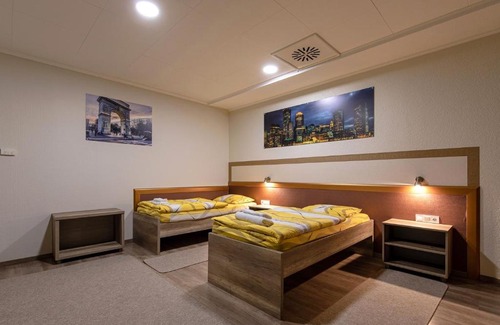 Kecskemet House | Napfény Panzió és Rendezvényház
