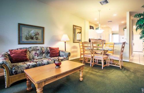 Naples Apartment | Naples Condo with Golf View and Resort-Style Amenities