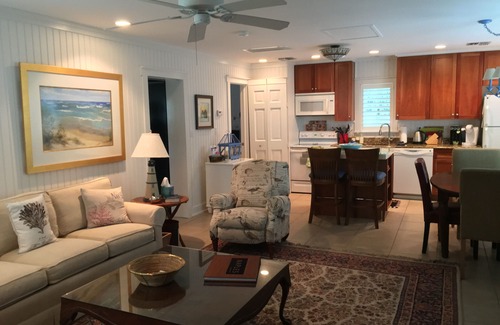 Old Naples Cottage | Naples Historic Home - 1 Bedroom Guest House-steps from beach, quiet setting