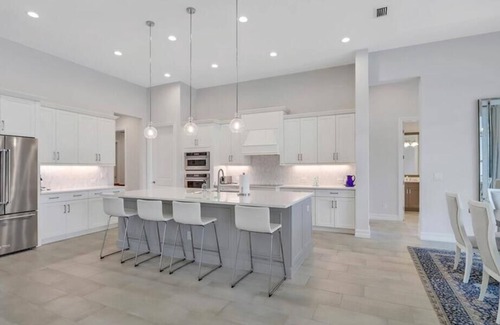 Naples House | Naples Reserve | 2 bedrooms | 2 office spaces with pull-out couches | 3 bathrooms