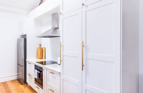 Fitzroy House | Napoleon, 2 min to Gertrude St