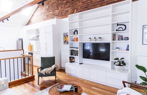 Fitzroy House | Napoleon, 2 min to Gertrude St