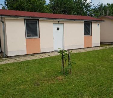 Balatonfuzfo Apartment | Napraforgó Apartmanok