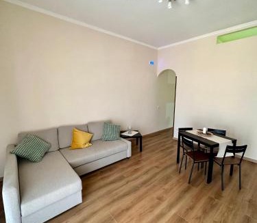 Secondigliano Apartment | Napulè house - Napoli appartamento in centro