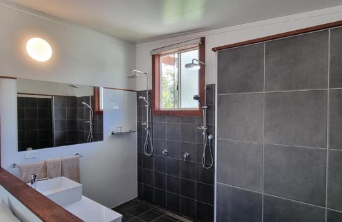 Kurwongbah Hotel | Narangba Motel (formerly Brisbane North B&B and Winery)