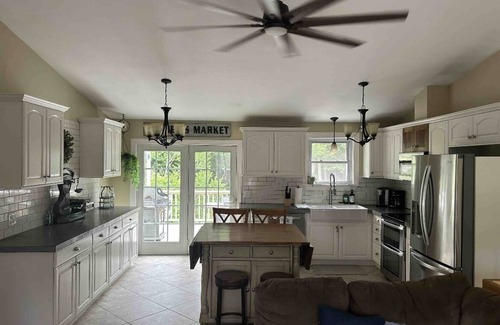 Bonnet Shores House | Narragansett Summer
