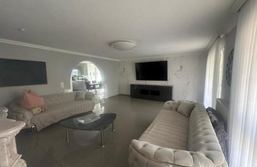 Schonegrund Apartment | Natalie