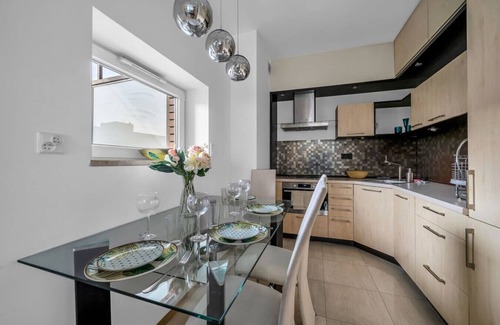 Nowa Praga Apartment | National Stadium - 7th Floor, Parking and Balcony - by Rentujemy