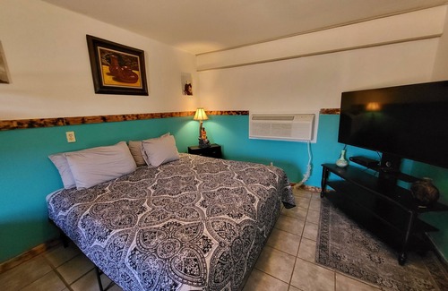 Buchanan Dam Cabin | Native American Suite