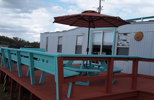 Cedar Island House | Natural High-Amazing Beach Getaway-Privacy, Easy Access, Kayaking, Boating