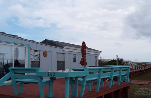 Cedar Island House | Natural High-Amazing Beach Getaway-Privacy, Easy Access, Kayaking, Boating