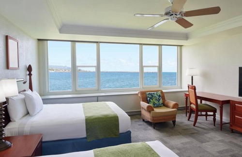 Kahului House | Nature Awaits You! Amazing Unit, Pool, Restaurant, Gym