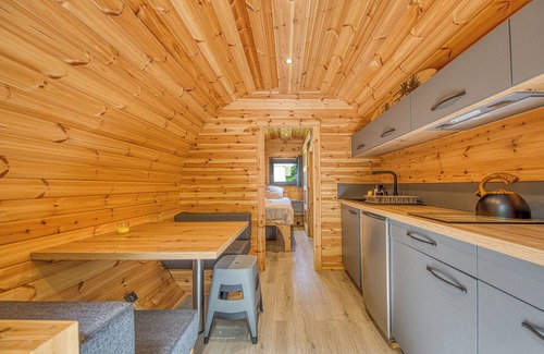 Saint-Vivien-de-Medoc Apartment | Nature Break in Saint-Vivien – Unique Stay with Wi-Fi and Peaceful Garden