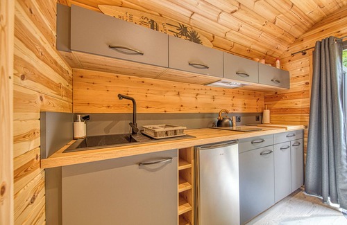 Saint-Vivien-de-Medoc Apartment | Nature Break in Saint-Vivien – Unique Stay with Wi-Fi and Peaceful Garden