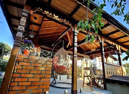 Curtea De Arges House | Nature Bungalow In the Family Garden - 5 min to City Center, Lake Access, Close to Lidl and Stunning Pool