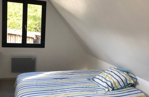 Saint-Leon-sur-Vezere Bed & Breakfast | "Nature et Douceur" and its green park within easy reach of many activities