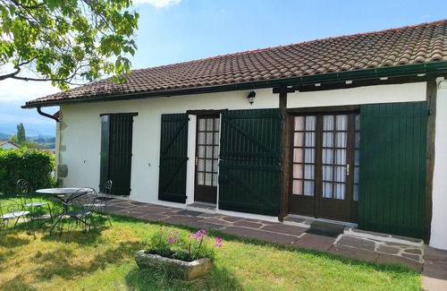Bussunarits-Sarrasquette House | Nature stay near Saint Jean Pied de Port