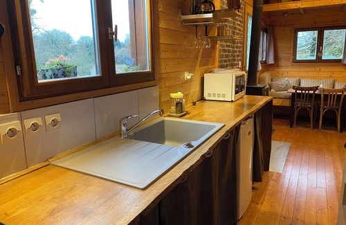Les Moitiers-d'Allonne Cabin | Nature getaway in a Tiny House at 4 km Beach