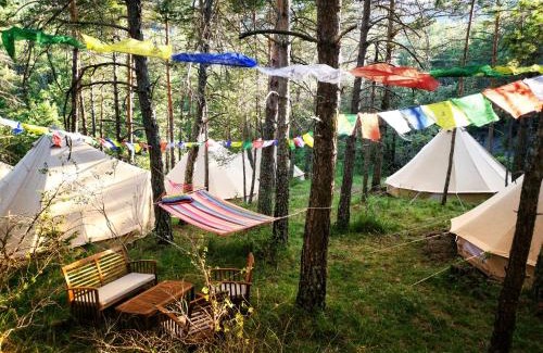 La Penne Apartment | Nature getaway in cottage, hiking, pool, climbing