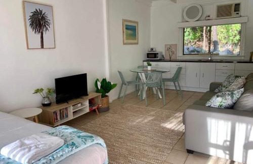 Nelly Bay Apartment | Nature Retreat on Mandalay