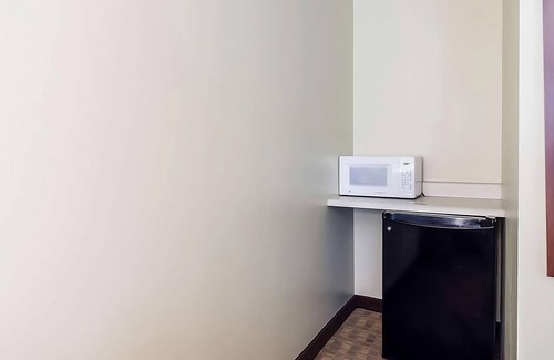 Aberdeen Hotel | Nature Right Outside Your Door at GuestHouse Montesano! Free Onsite Parking