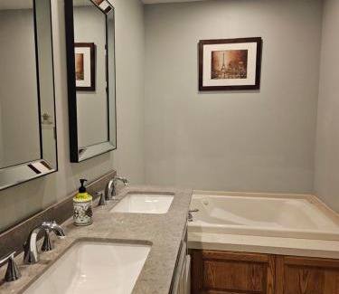 Chanhassen House | Nature's Blissful Haven - King Bed & Heated Garage