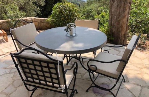 Cabris Apartment | Nature, tranquillity & far-reaching views of the sea & coast of Cannes