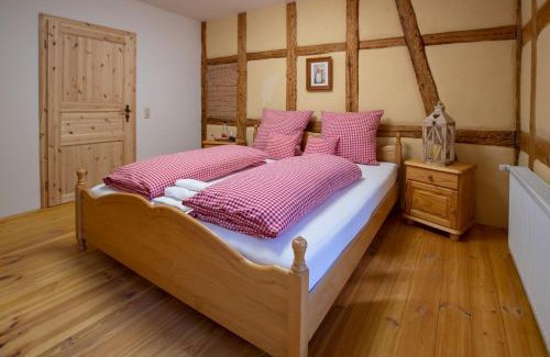 Bollberg House | Naturhof-Papiermühle 2 Bett-Zimmer Rosenrot