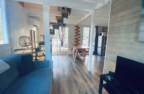 Le Porge Ski Chalet | Naturist chalet at La Jenny, at the foot of the ocean