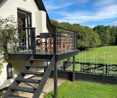 Ravnsbaek Apartment | Naturskøn landidyl på Ibækgaarden - I egen bolig