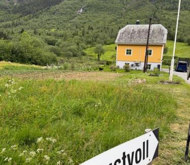 Olden House | Naustvoll