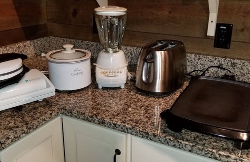 Maynardville House | Nauti & Nice @ Norris - a copious cozy cabin on the cove